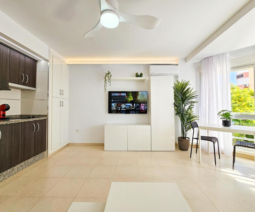 Estudio Vip Mediterraneo - Alojamientos La Torre Торе дел Мар Екстериор снимка